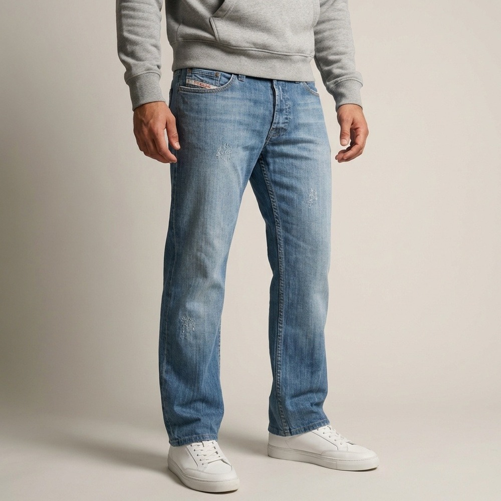 Diesel Mens Blue Distressed Straight‎ Leg Jeans Made in Italy Size 30 Button Fly
